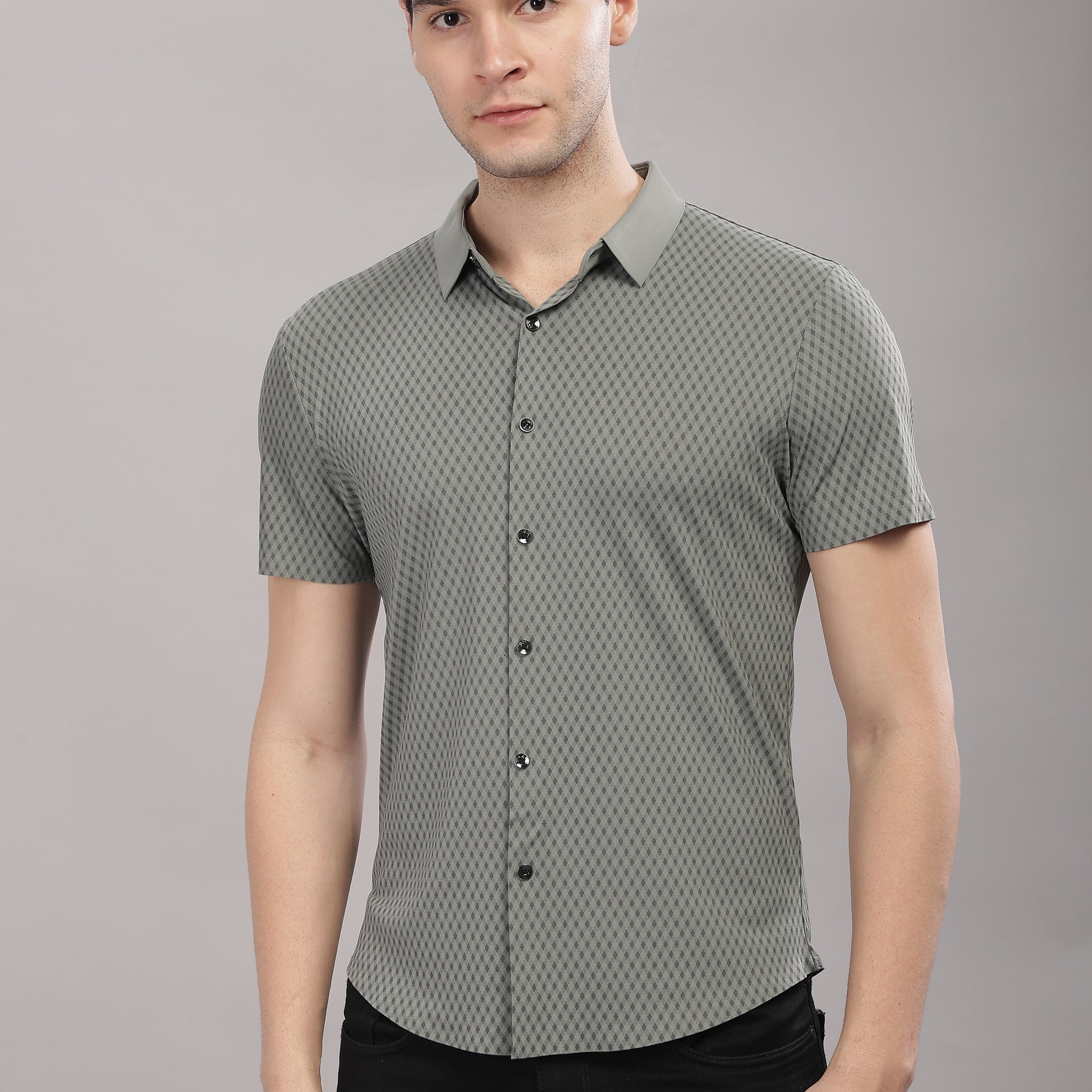 grey stretchable half sleev shirt